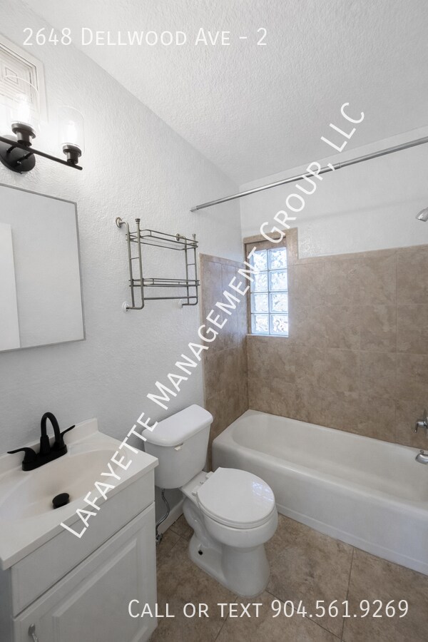 Building Photo - 2648 Dellwood Ave