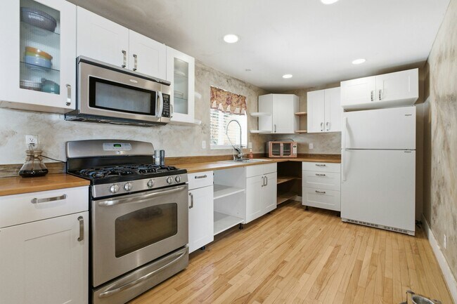 Building Photo - 555 S 1300 E