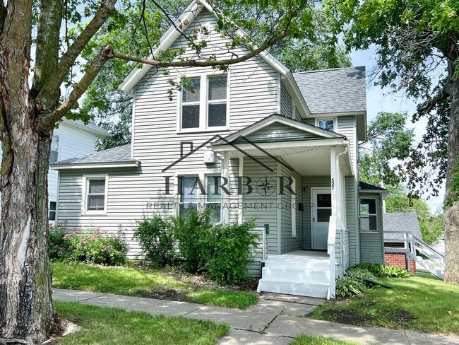 Building Photo - 527 Boone St