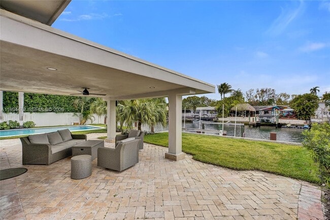 Building Photo - 12478 N Bayshore Dr