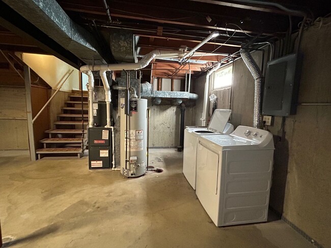 Building Photo - Immediate Occupancy