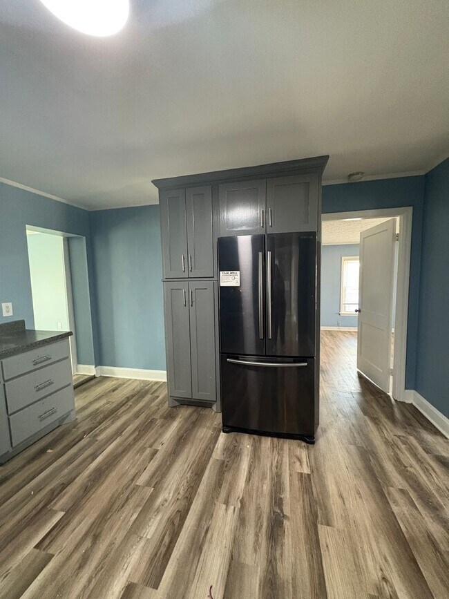 Building Photo - 1303 Collett Ln