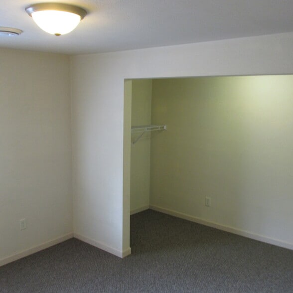 Building Photo - 1014 Oxford Ave