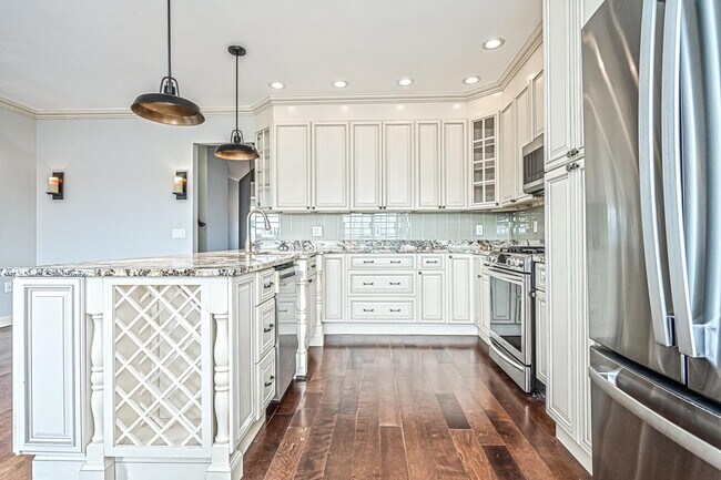 Building Photo - 44171 Paget Terrace