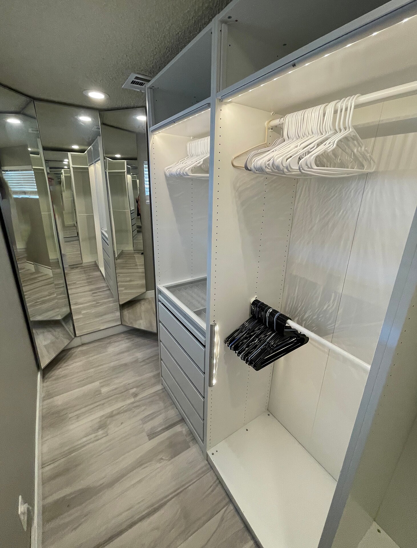 Building Photo - 620 Lacy Ln