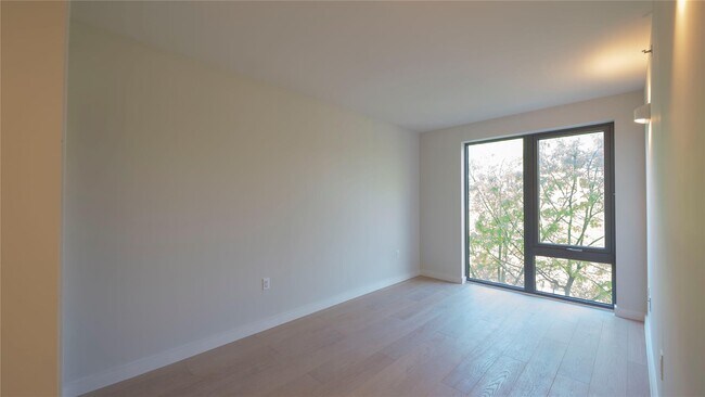 Building Photo - 136-80-136-41 41st Ave