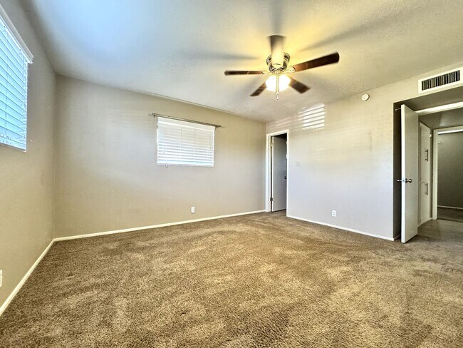 Building Photo - BEAUTIFUL 2 BEDROOM IN DREAMLAND VILLAS 55...