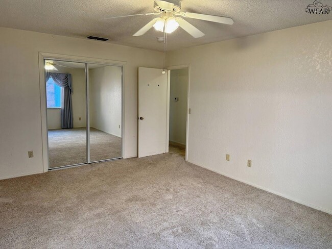 Building Photo - 1513 Hursh Ave