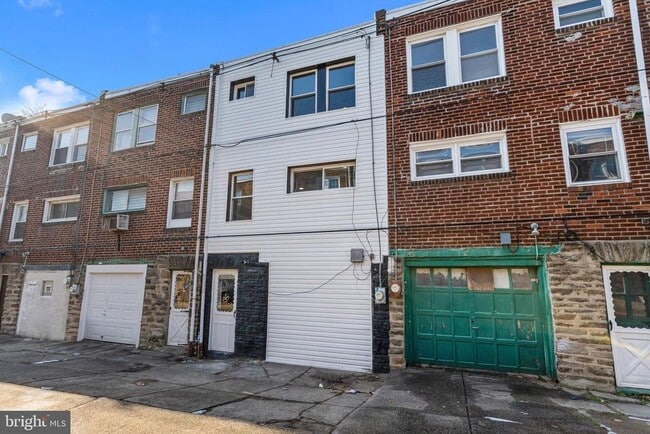 Building Photo - 4313 Teesdale St