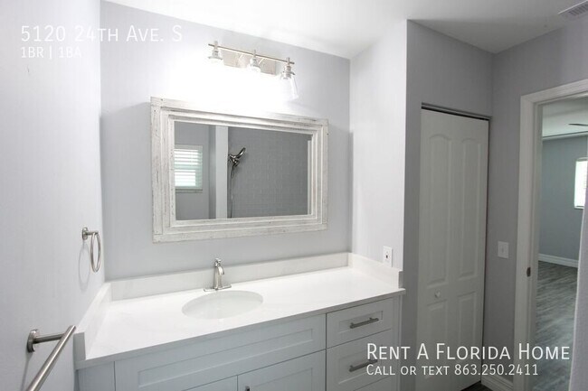 Building Photo - 5120 24th Ave S