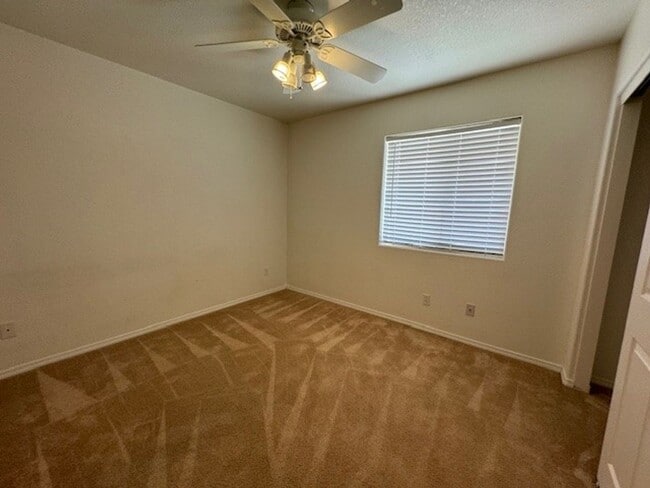 Building Photo - 3 Bedroom 2Ba with Side RV Space & fenced yard