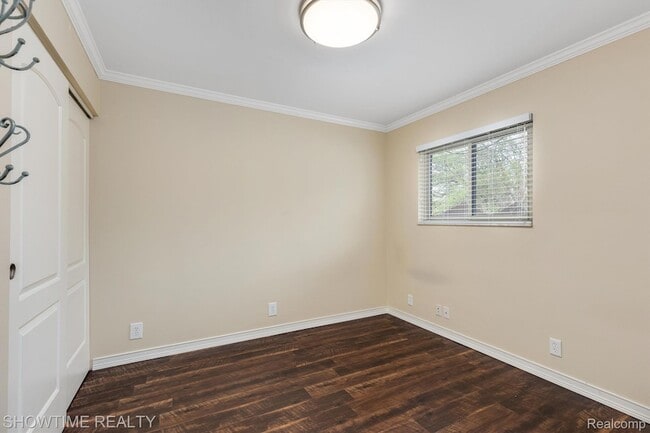 Building Photo - 31810 Briar Ln