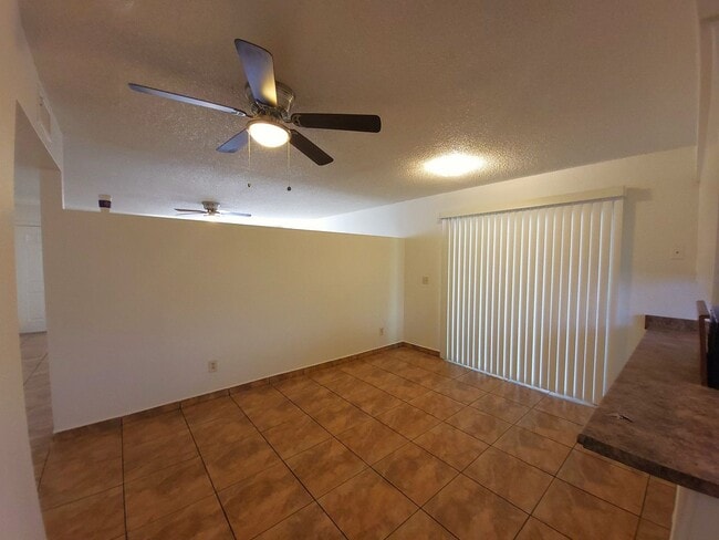 Building Photo - 5714 W Virginia Ave