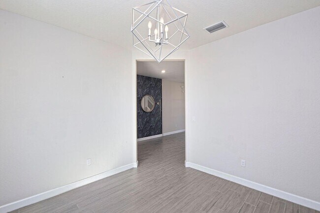 Building Photo - 12623 NW Copper Creek Dr