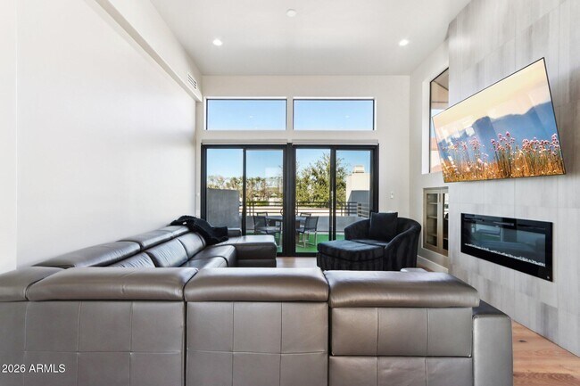 Building Photo - 8989 N Gainey Center Dr