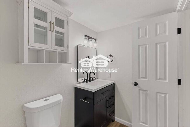 Building Photo - MOVE IN READY - 3BED/2BATH - THE COLONY, T...