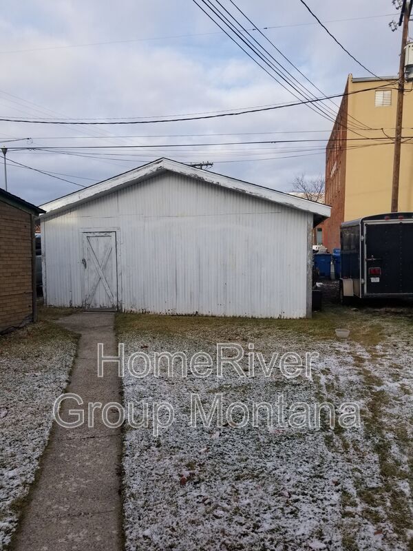 Building Photo - 334 W Alder St