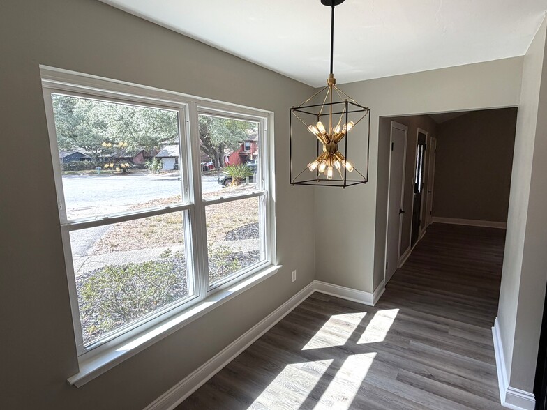 Building Photo - 7242 Dogwood Terrace Dr