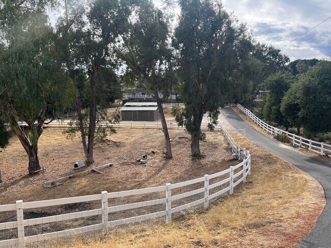 Building Photo - Beautiful 4 Bedroom, 3 Bathroom Atascadero Home On 2 Acre Lot with Solar Power