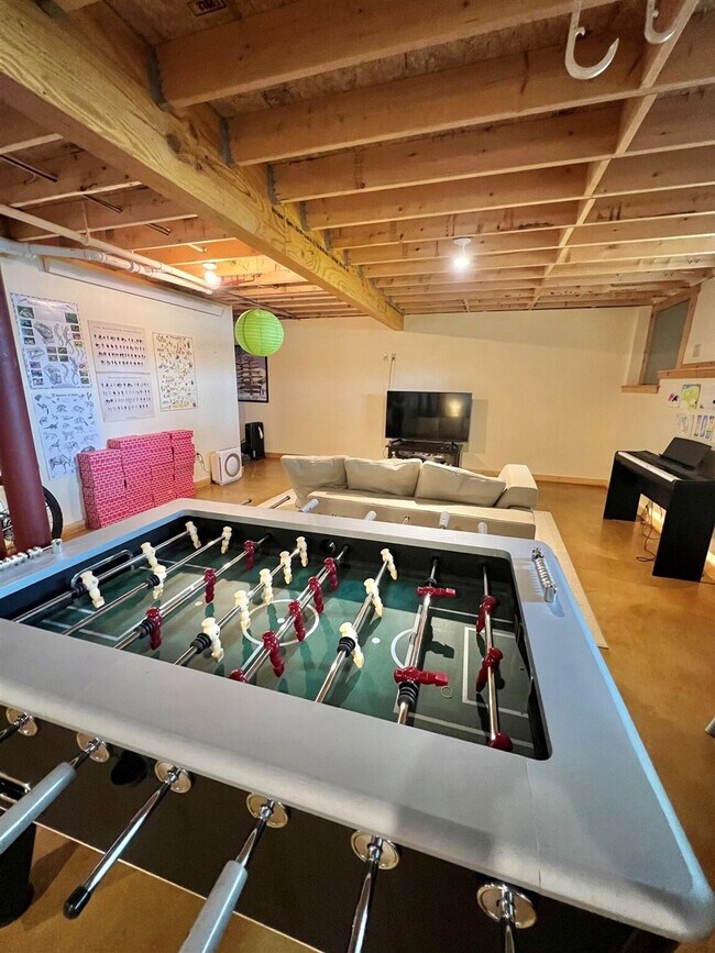 Building Photo - 185 Big Sandy Rd