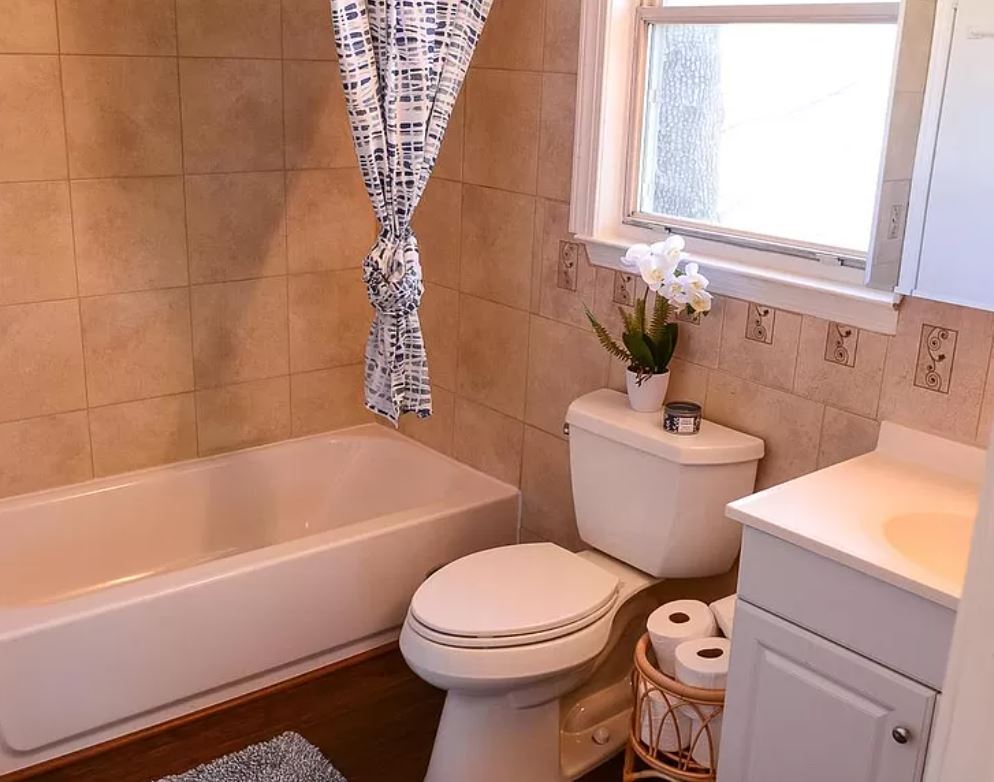 Bathroom - 5900 Watch Chain Way