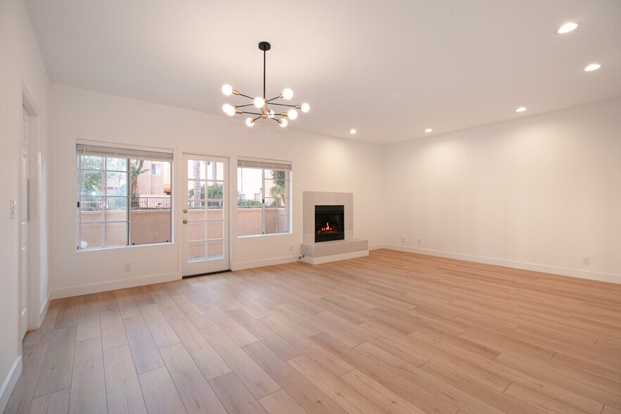 Building Photo - 5200 White Oak Ave