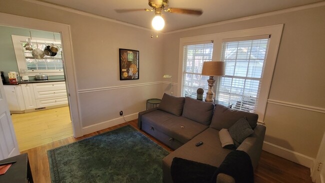 Building Photo - 2 Bed, 2 Bath Furnished Home in Greenville...