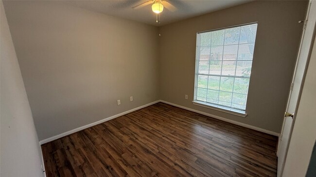 Building Photo - 4026 Redwood Hill Ct