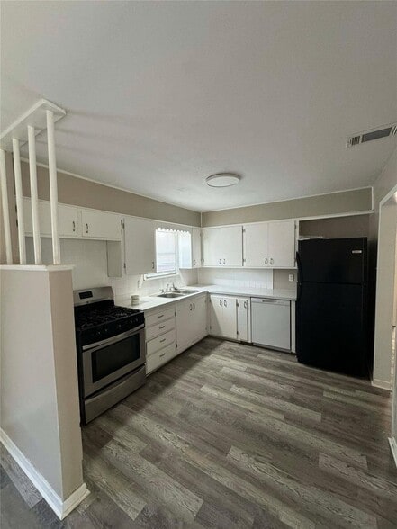 Building Photo - 5208 Aztec Dr