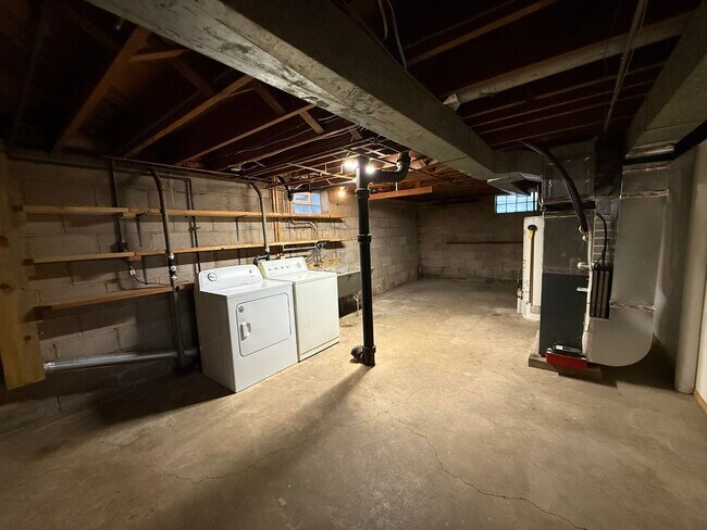 Building Photo - 1954-1956 Hazelwood St