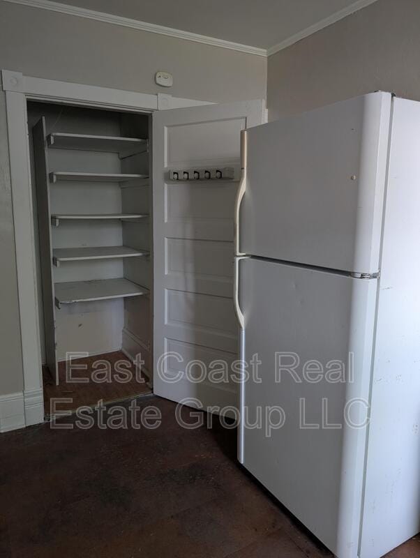 Building Photo - 304 1/2 W Martin St