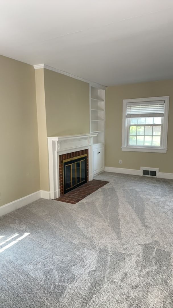 Building Photo - $2500 / 3 br / 2.5 ba / 1546 sqft