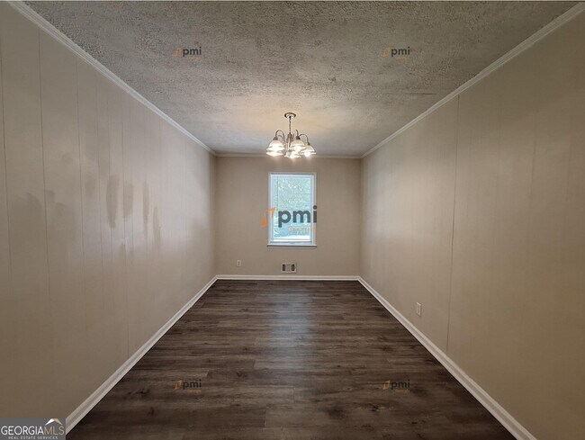 Building Photo - 4384 Westside Dr
