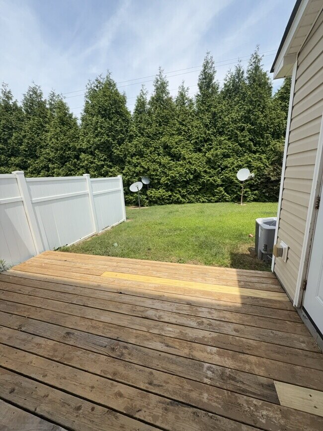 Building Photo - 207 Lanieve Ct