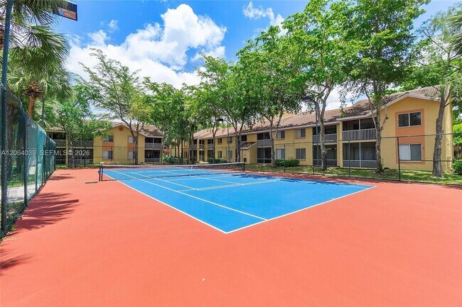 Building Photo - 929 Coral Club Dr