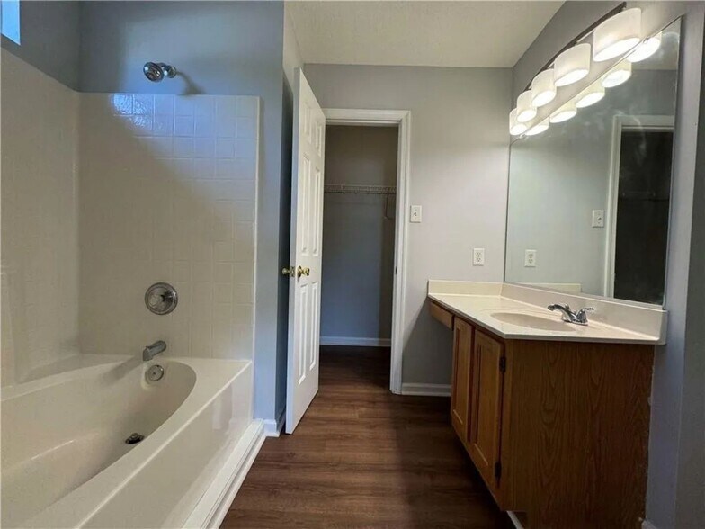 Building Photo - 4627 Prince Trevor Dr