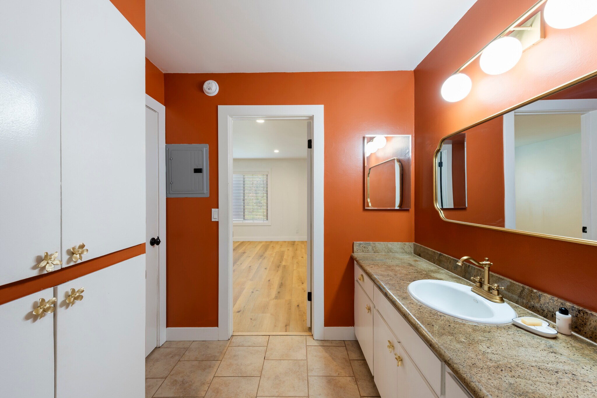 Building Photo - 4524 Tujunga Ave