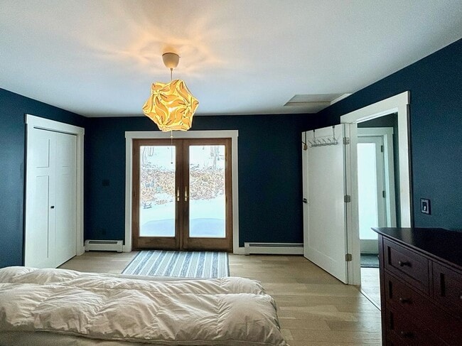 Building Photo - Bright & Airy Home Near Brettun’s Pond – Scenic Views & Modern Comfort