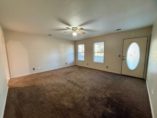 Building Photo - 3 Bedroom/2 Bathroom Home in Paragould AR - $1,275/month