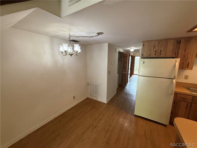 Building Photo - 2318 Colby St