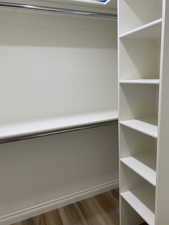 Building Photo - 15211 S Wilton Pl