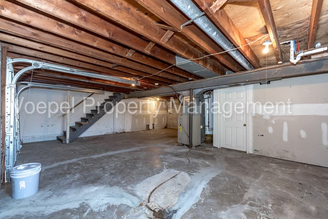 Building Photo - 2 Bedroom 1 Bath Remodeled KCK Duplex