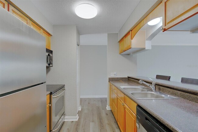 Building Photo - 12293 Sailwinds Dr