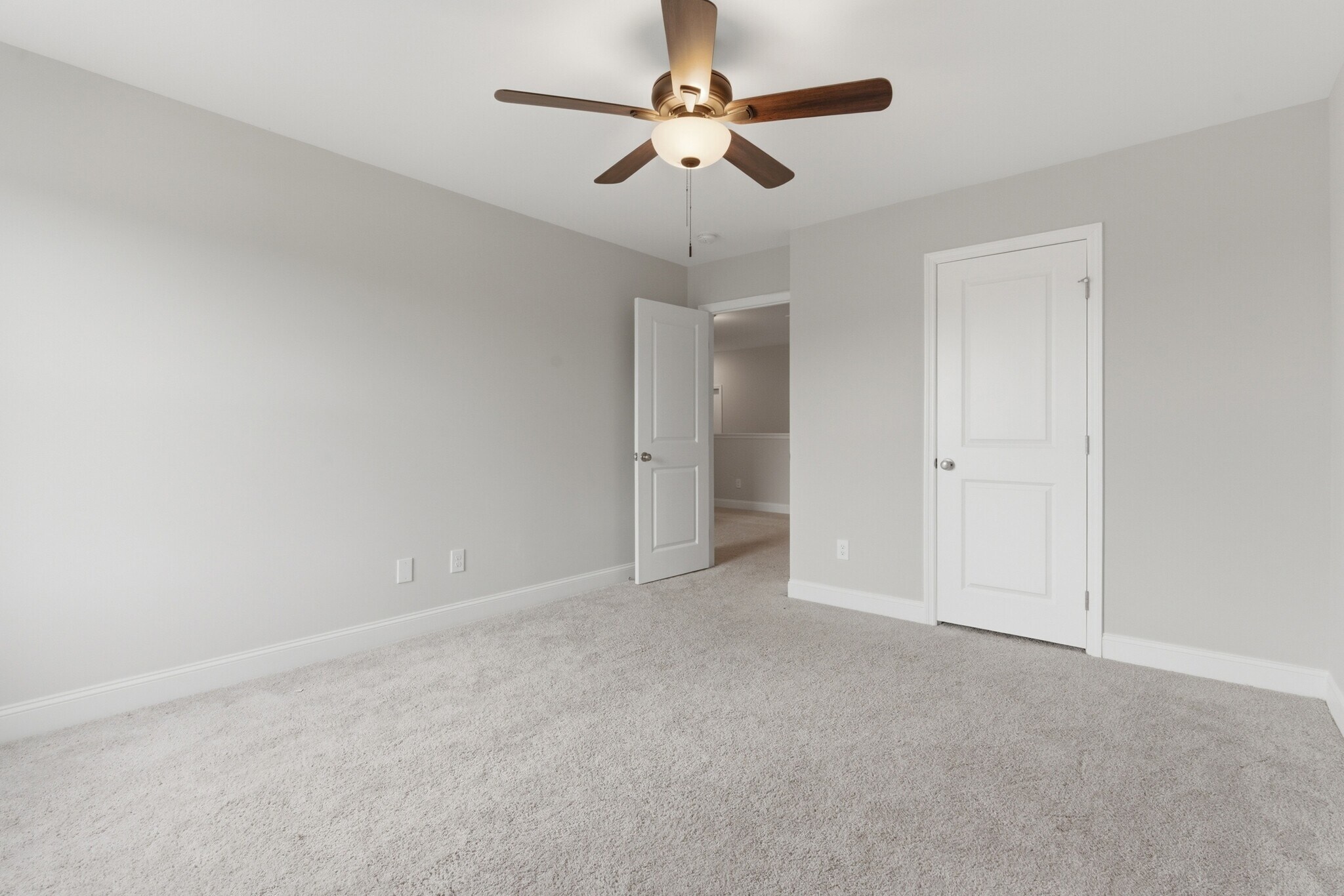 Building Photo - 3237 McClellan Way SE