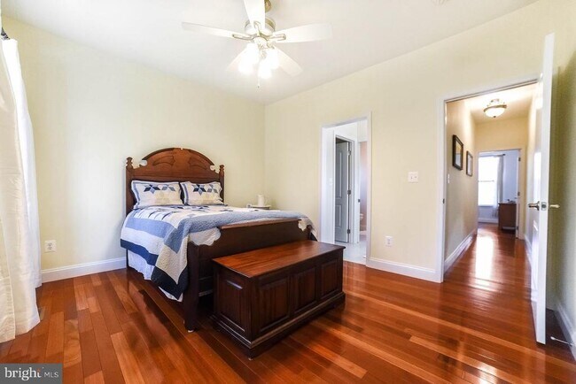 Building Photo - 24900 Fox Run Ln