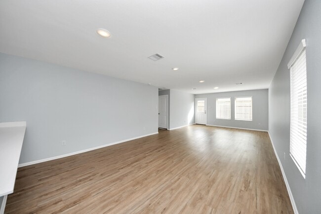 Building Photo - 9014 Estes Lks Dr