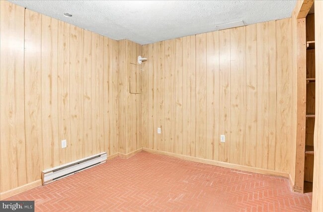 Building Photo - 102 Linwood Ct