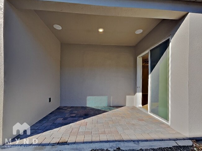 Building Photo - 660 Kimber Ln