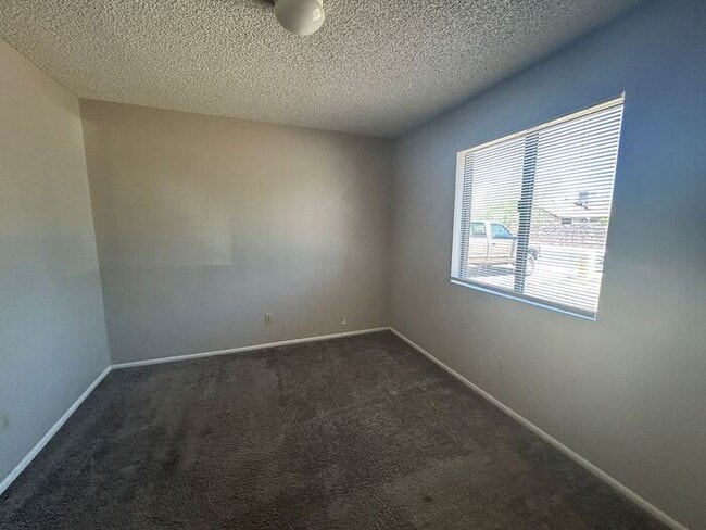 Building Photo - 456 N Glenview