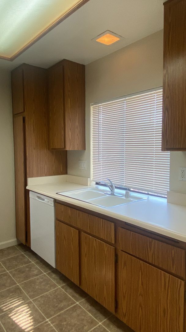 Building Photo - East Palmdale Condo/Gated Community w/ Pool and Spa